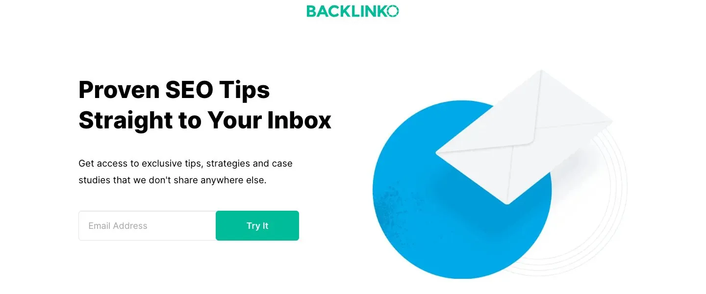 Перший екран лендингу розсилки Backlinko: заголовок, підзаголовок і форма з одного поля для email